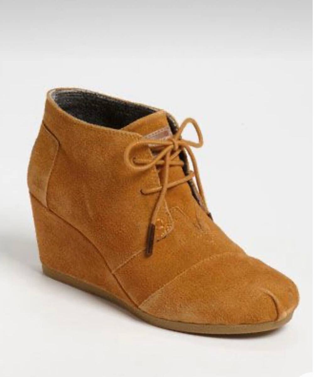 TOMS Desert Wedge Chestnut Suede Tan Booties Size 10